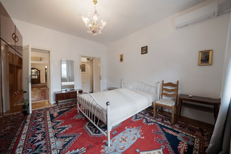 Pache Protopopescu, etaj 1, vila 120 mp utili, 80 mp spatii comune, PRO TV,